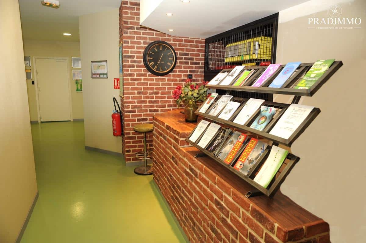 Walls for sale – 280m2 commercial premises – Reformed / Longchamp