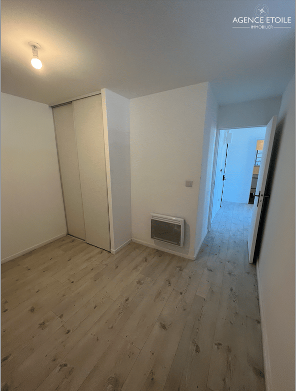 T3-4 with mezzanine clear view, quiet