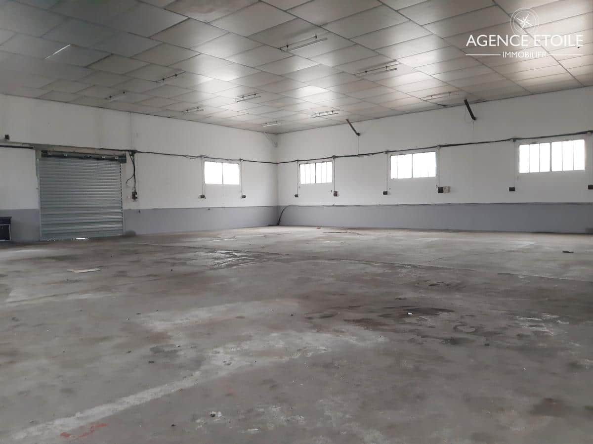 SALON DE PROVENCE – A VENDRE Local d’activité de 470 m2 (Ent