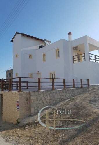 Spacious two storey house near the center of the village