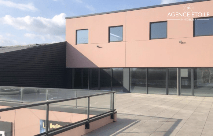 SALON – LOCAL 200 M2 ET 300 M2 A LOUER