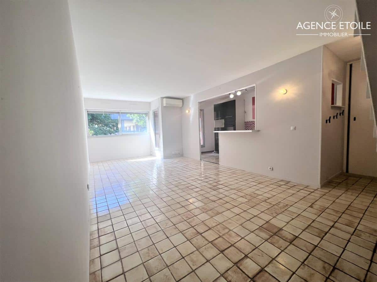 Marseille 8ème duplex type 3 avec garage et cave
