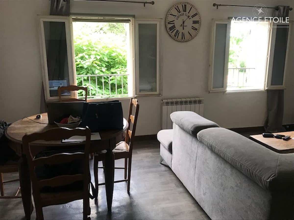 MAISON DE VILLAGE A LOUER A EYGUIERES
