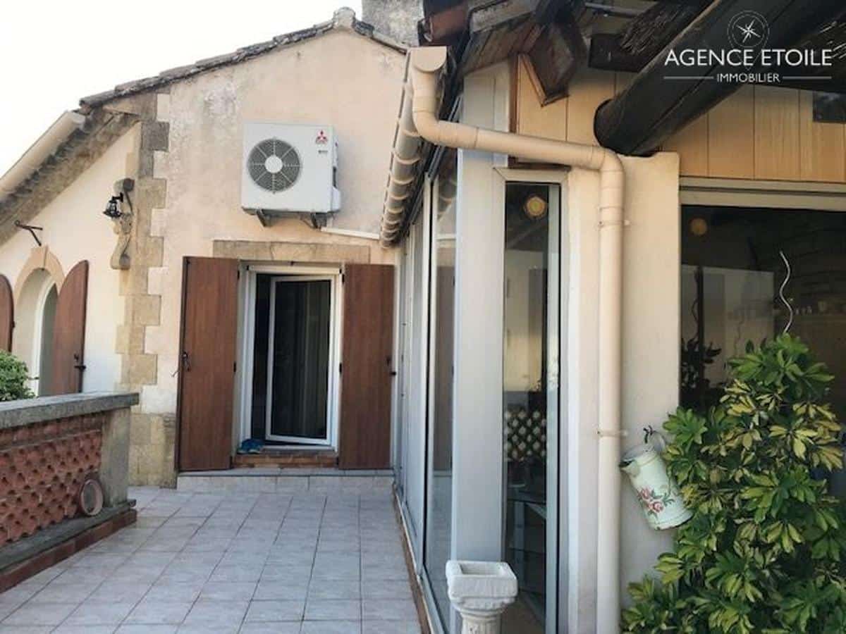 Eyguieres – Investors – Village House