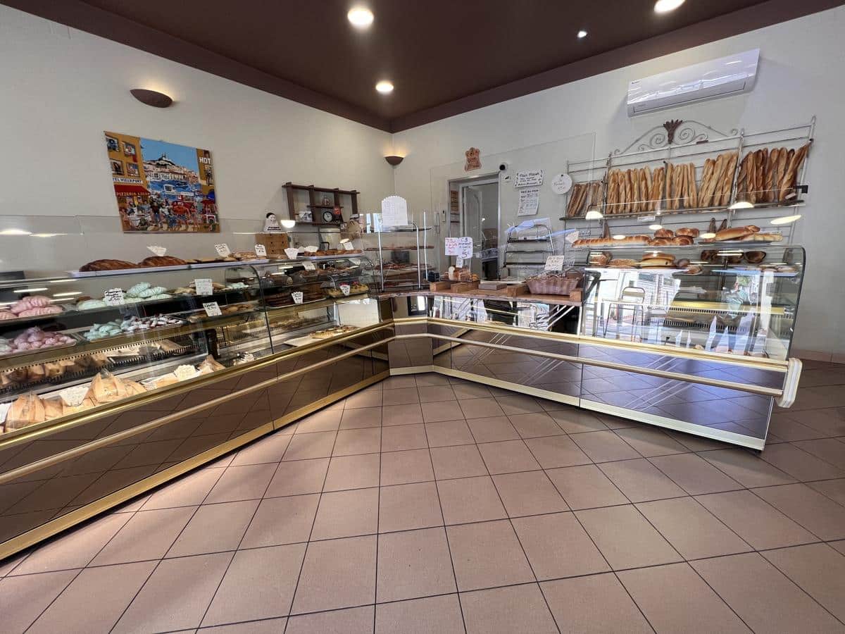 For sale: business of a bakery -pastry -