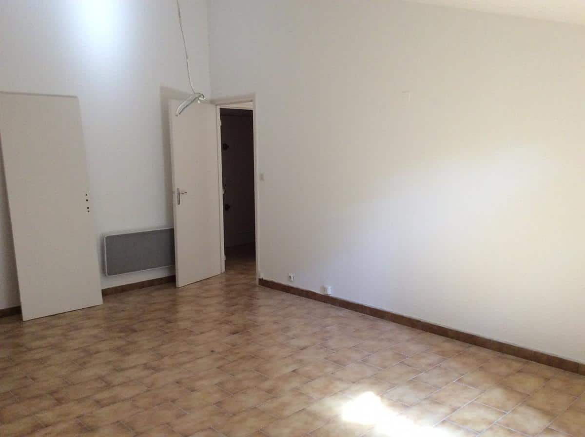 Apartment T2 – Simiane -collongue
