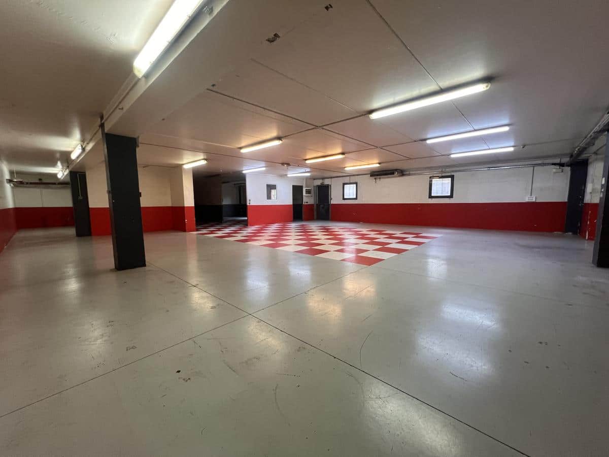 LOCAL D’ACTIVITÉ AVEC ESPACE DE STOCKAGE – 400 M2 – AVENUE P