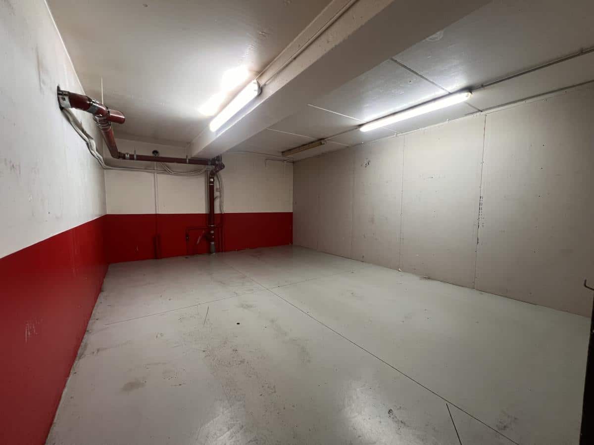 LOCAL D’ACTIVITÉ AVEC ESPACE DE STOCKAGE – 400 M2 – AVENUE P