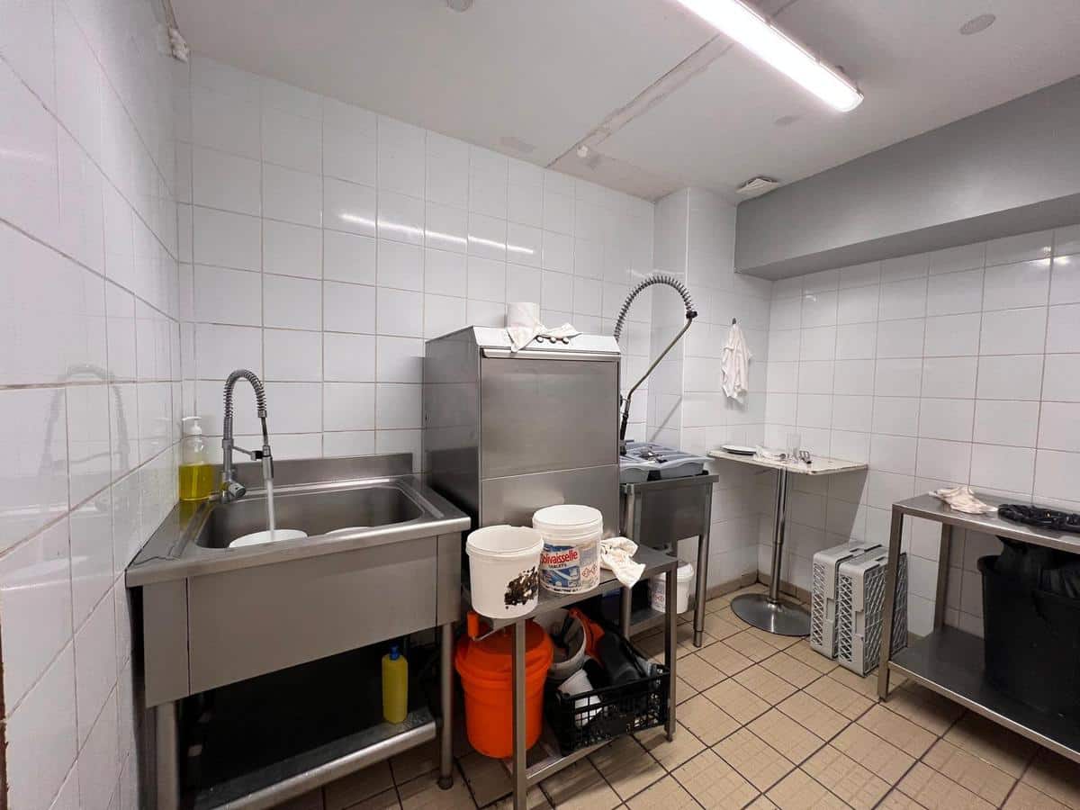 Walls and funds – Marseille La Rouviere – 13009 – Restaurant