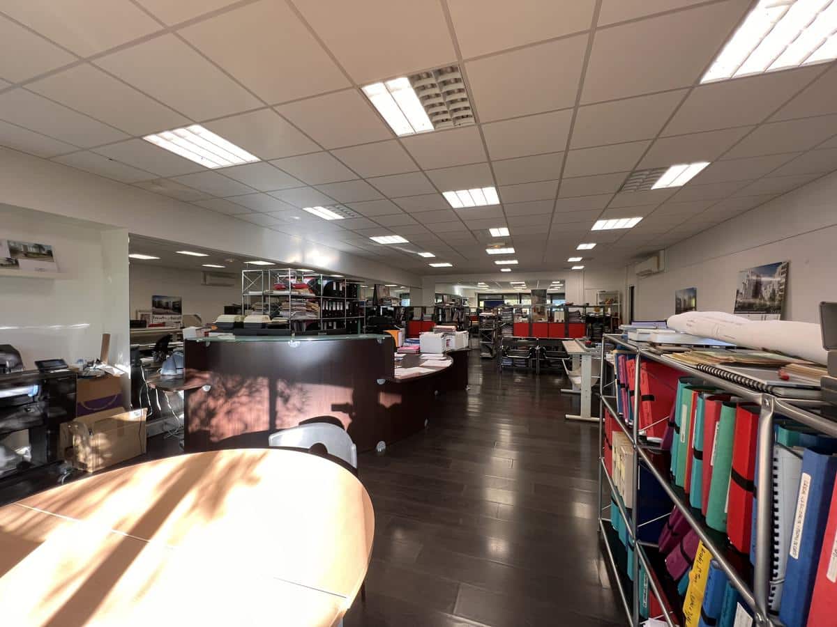 Local Commercial à louer - 103 m2 - Bd du Redon...