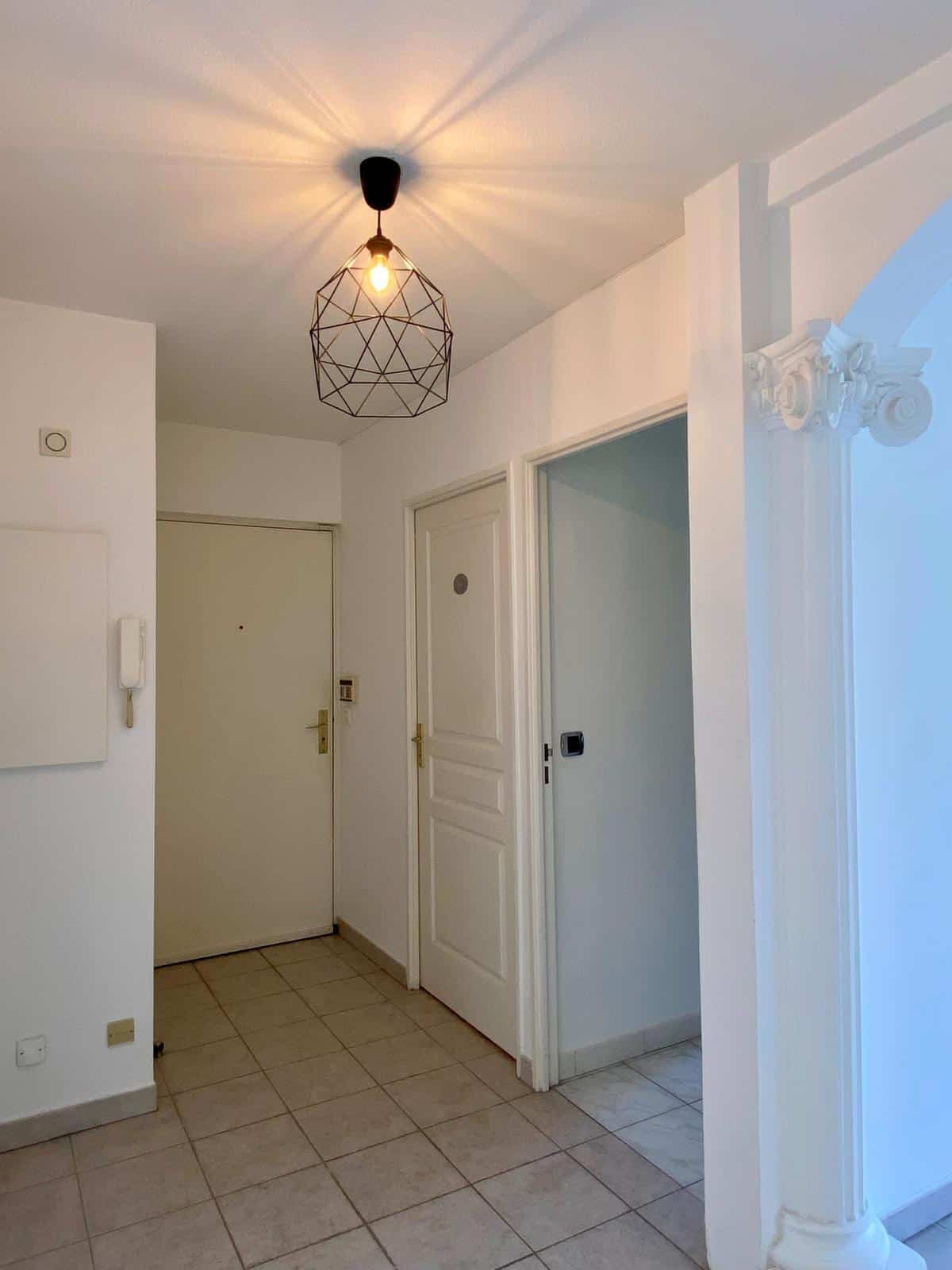 4-room apartment in the Beverly Residence, Avenue de Brédasqu