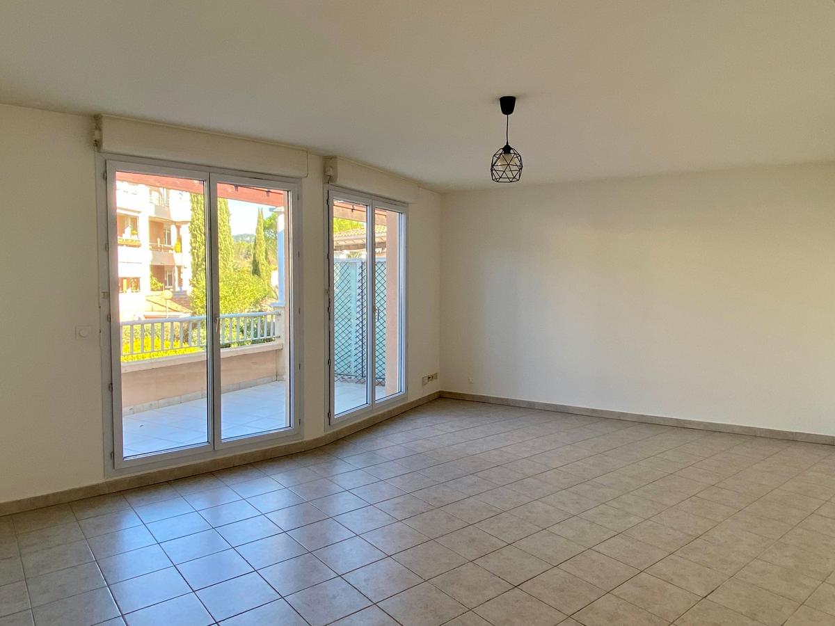 4-room apartment in the Beverly Residence, Avenue de Brédasqu