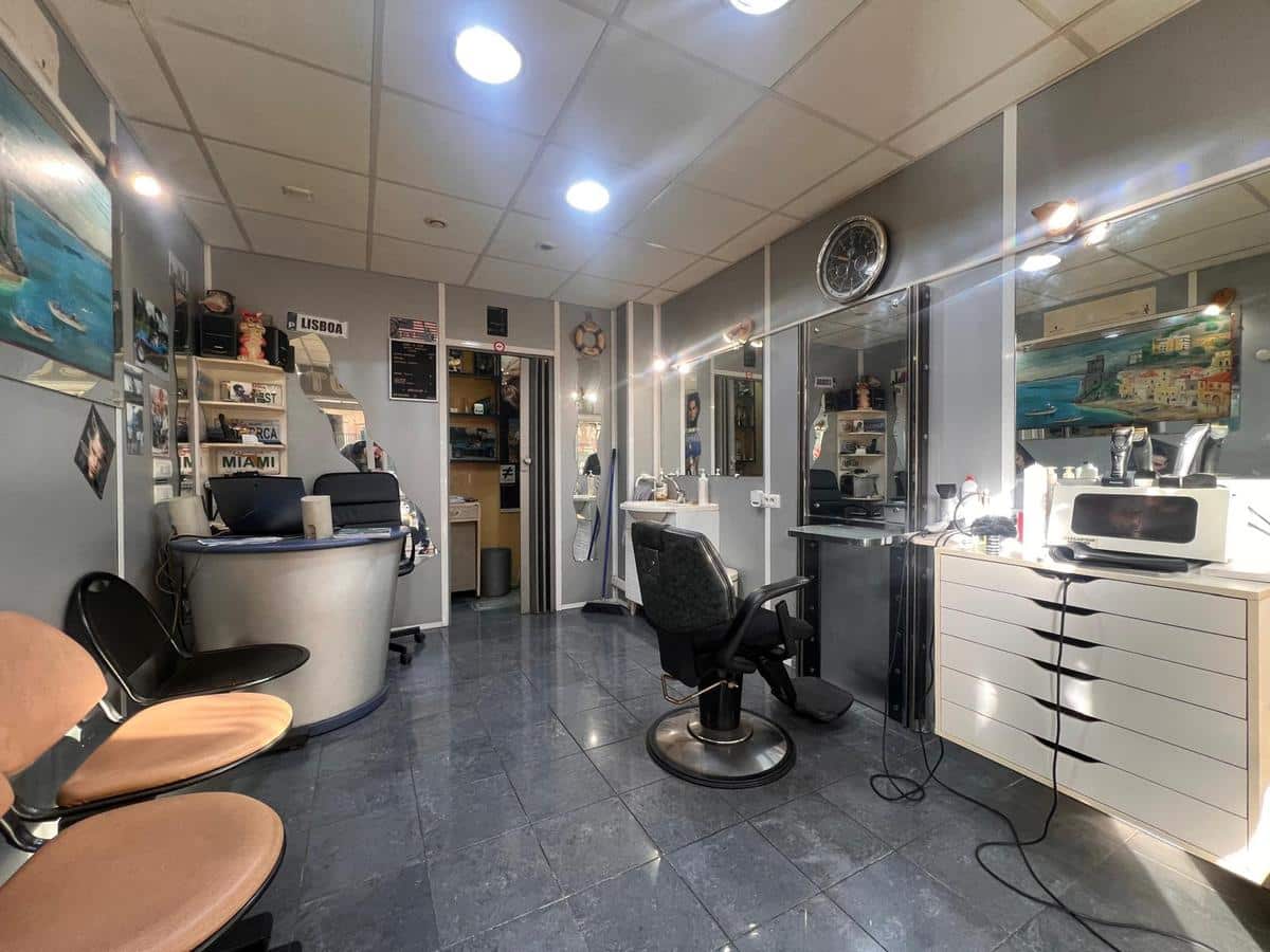 Right to commercial premises 14.43 m2 32 rue Madon 1