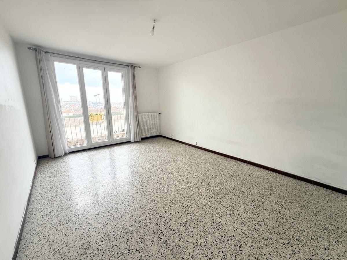 For sale T3 crossing with balconies and dead end parking