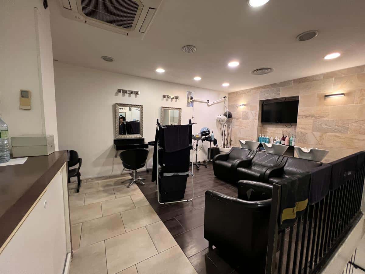 Beauty/hairstyle of 170 m2 location no