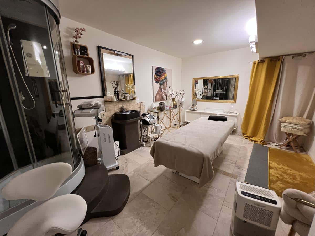 Beauty/hairstyle of 170 m2 location no