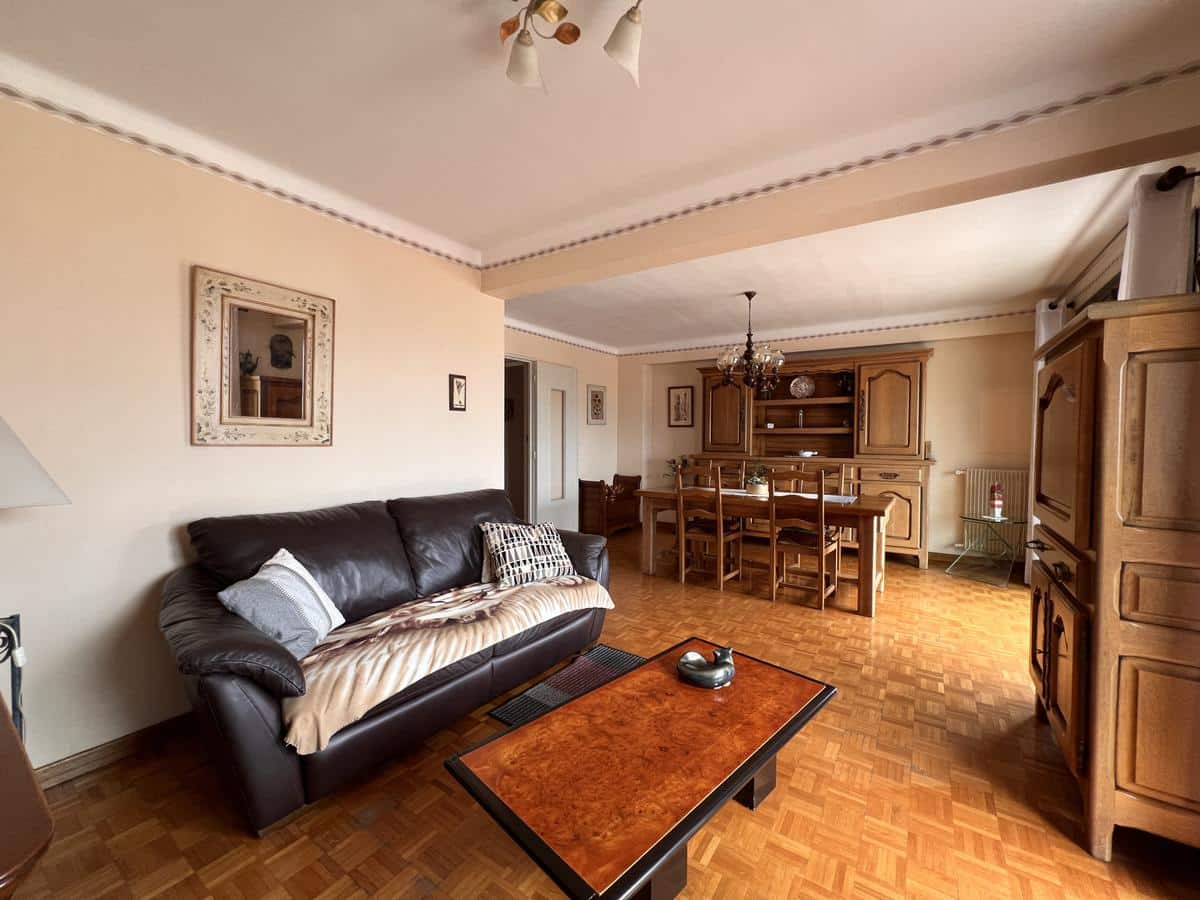 Apartment T3/4 73 m2 crossing with balcony viewed