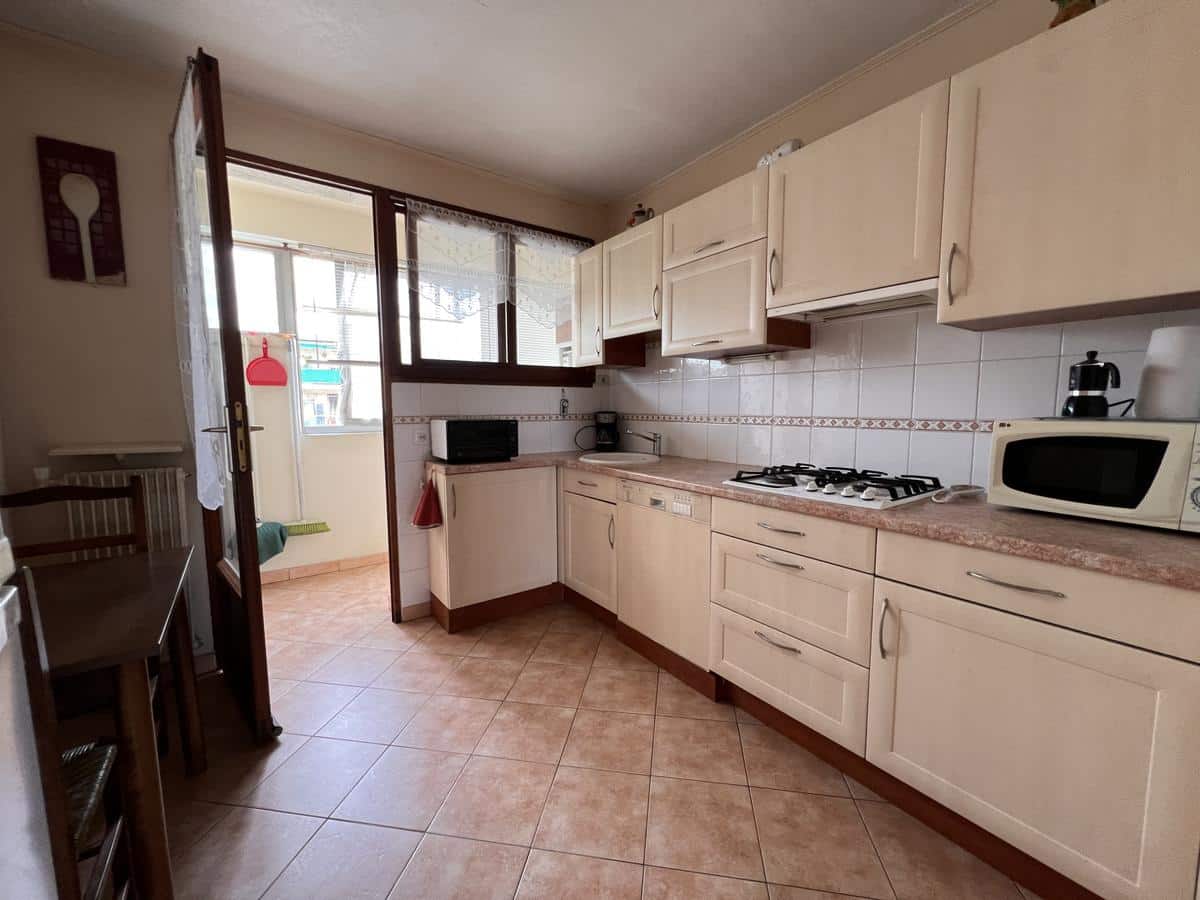 Apartment T3/4 73 m2 crossing with balcony viewed