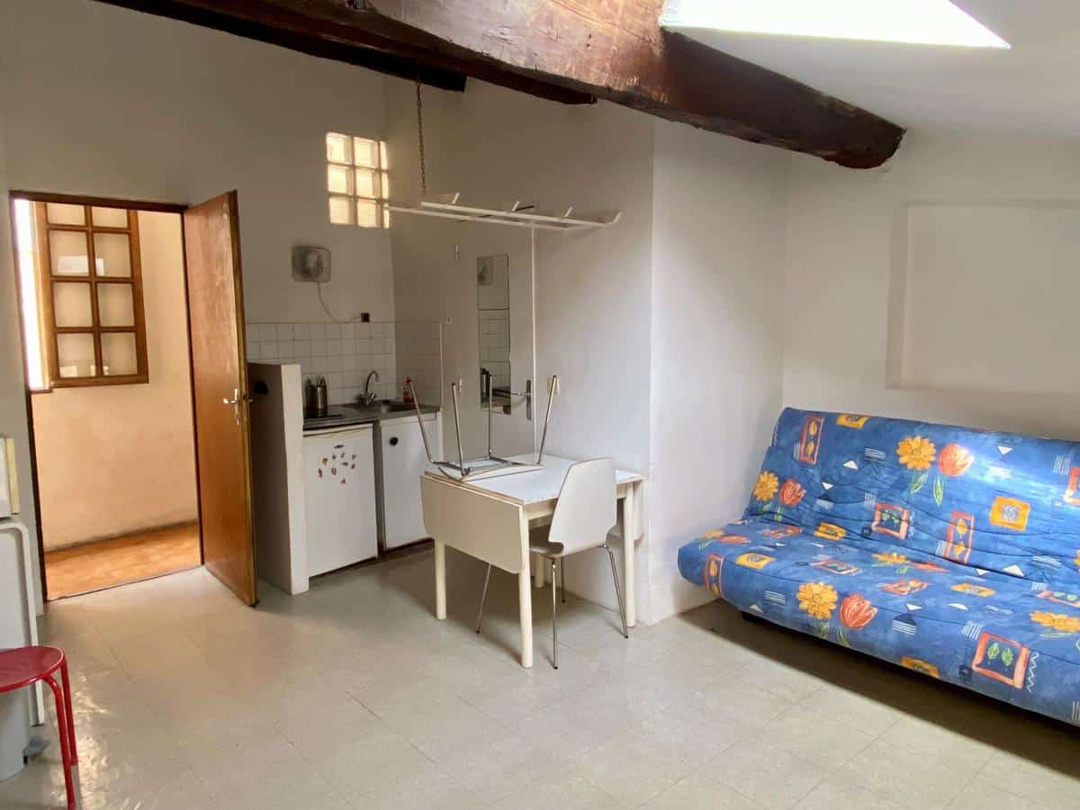 Furnished studio – RUE COURTEISSADE – Aix