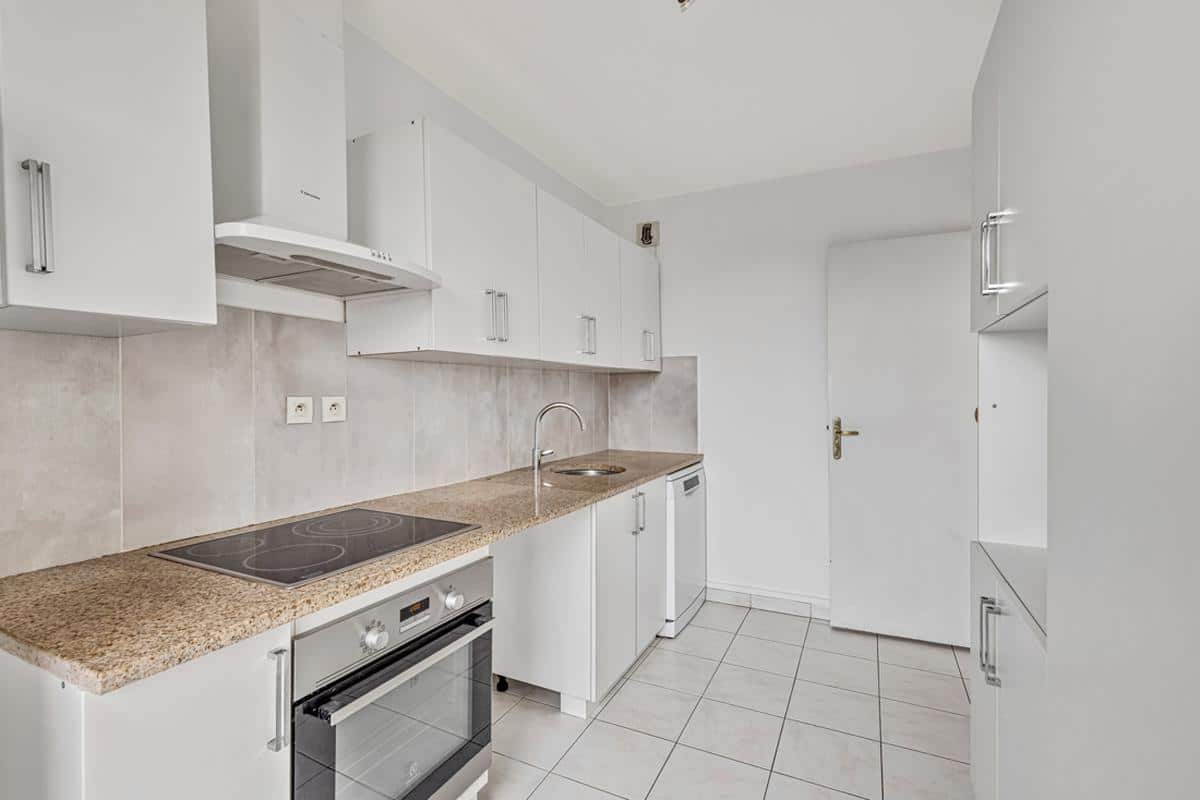 Appartement T3/4 – Terrasse caves et 2 places de parking