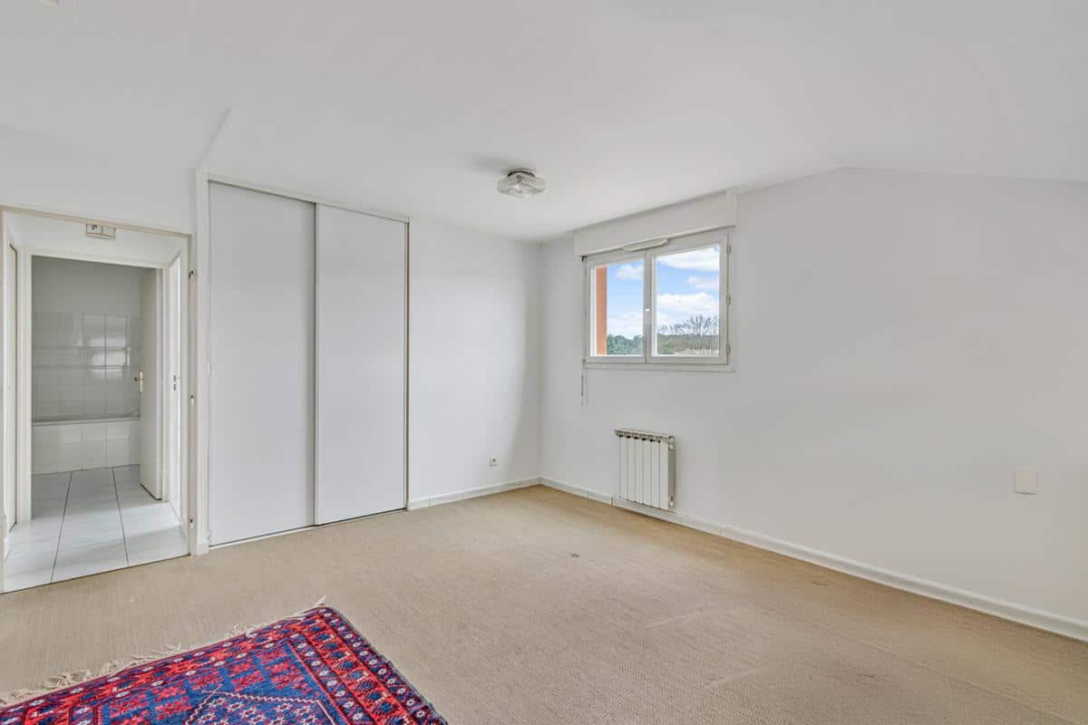 Appartement T3/4 – Terrasse caves et 2 places de parking