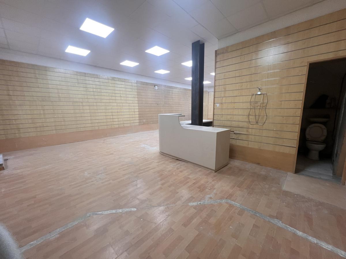 À LOUER – 55 RUE TAPIS VERT – LOCAL COMMERCIAL TRAVERSANT –