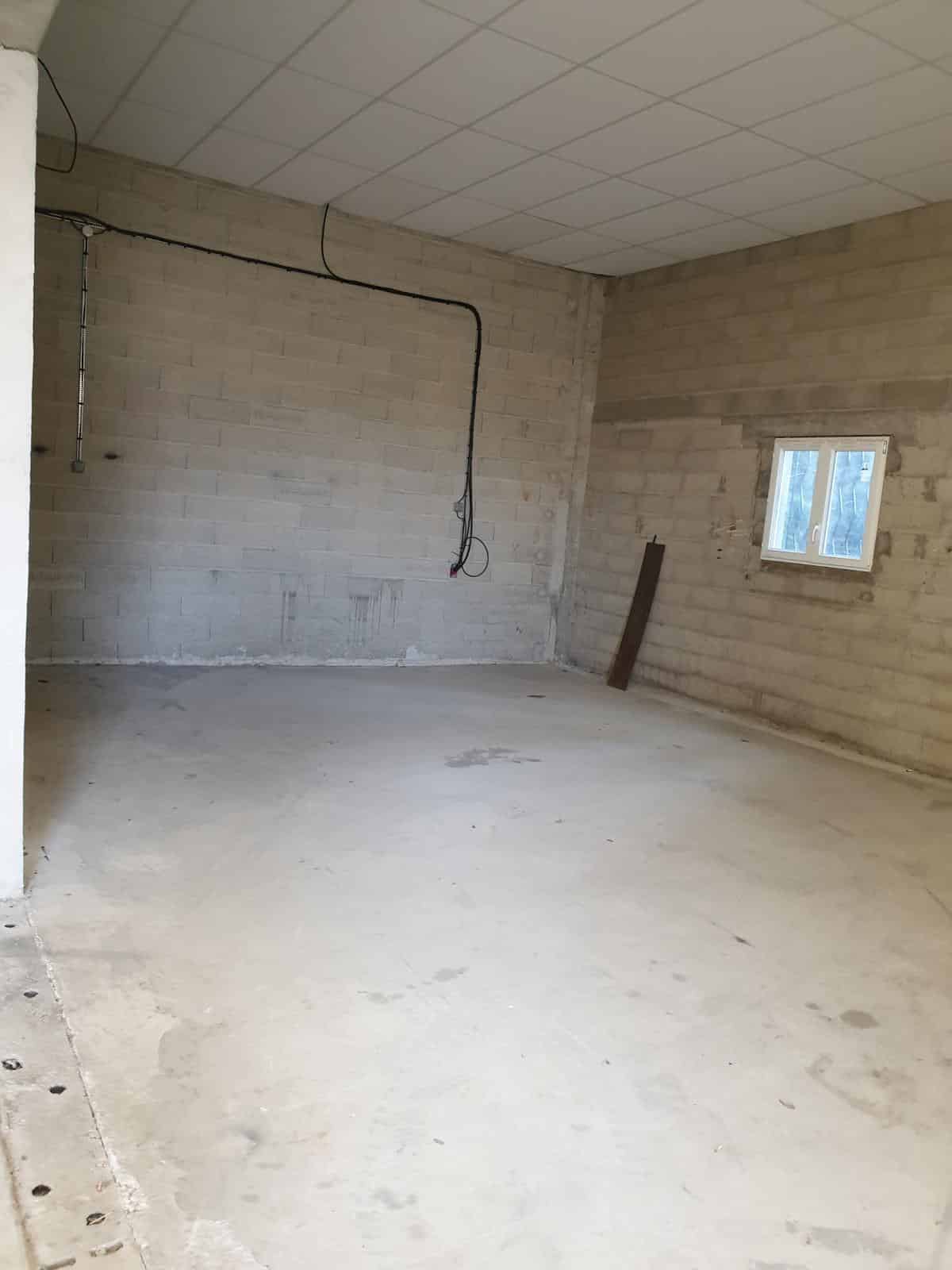 Storage premises for rent in Senas