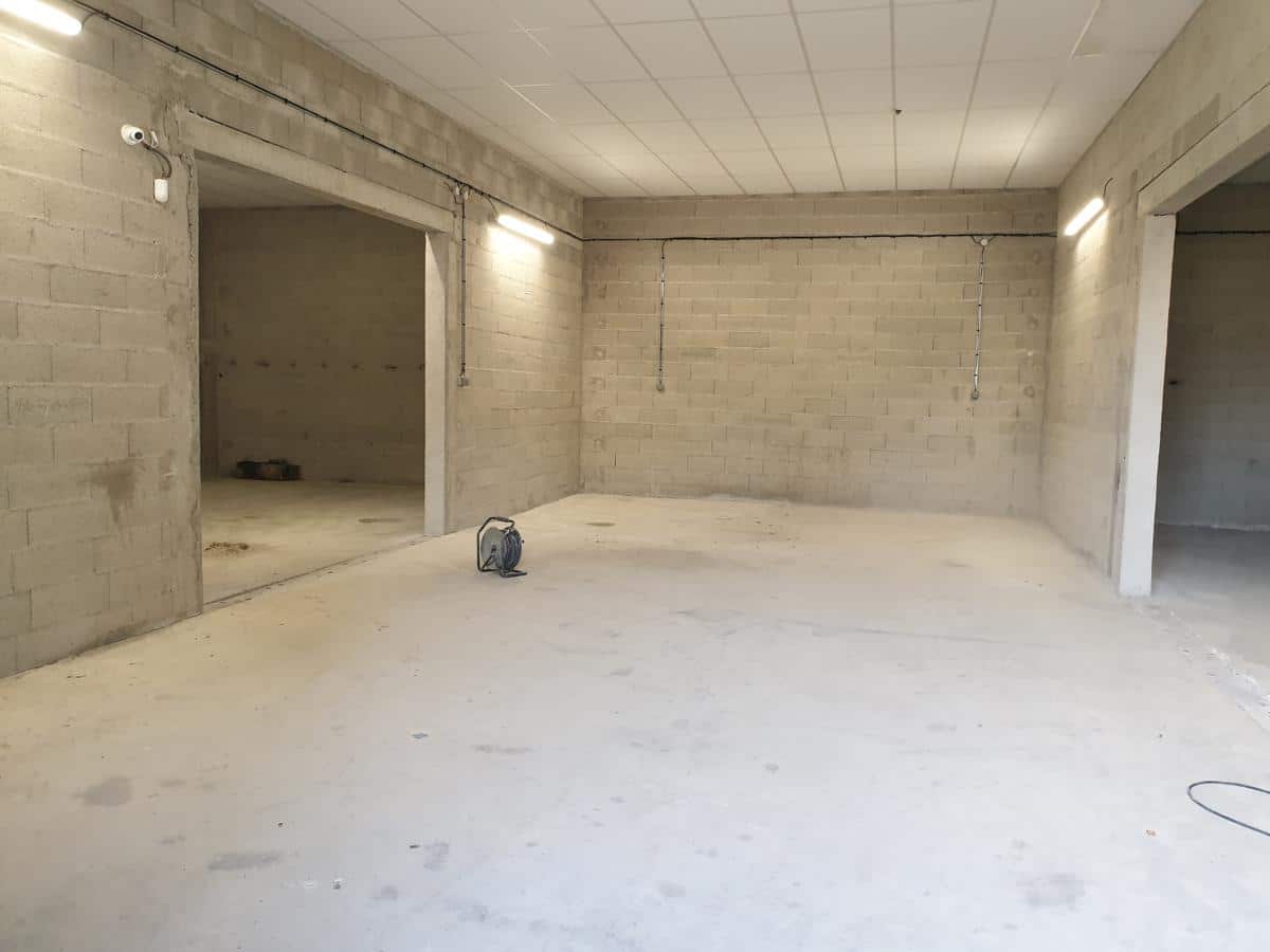 Storage premises for rent in Senas