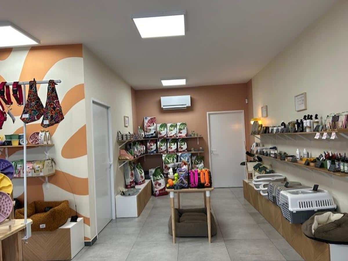 67m2 commercial premises for rent in Lançon-Provence