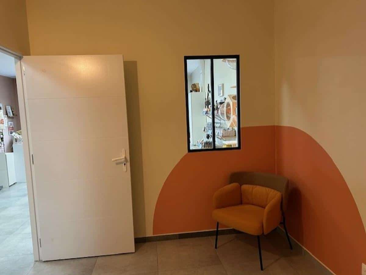 67m2 commercial premises for rent in Lançon-Provence