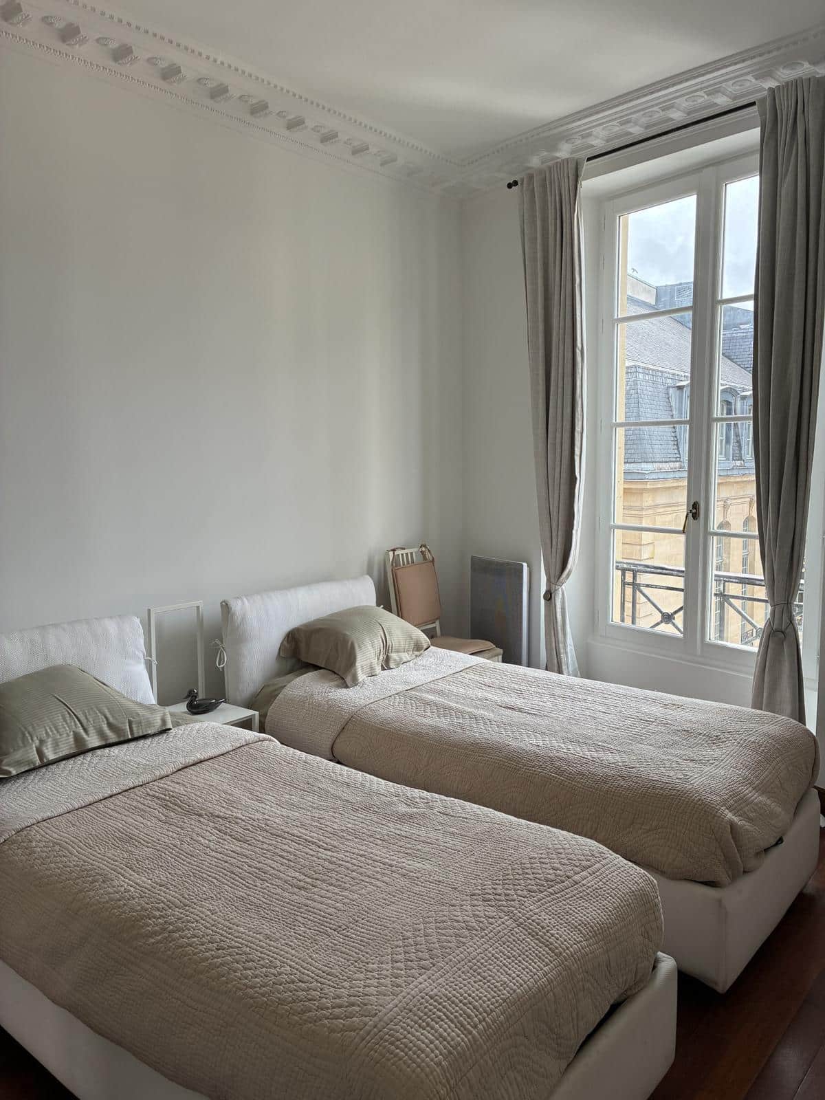 2nd PLACE VENDOME / RUE DES CAPUCINES: RENOVATED APARTMENT