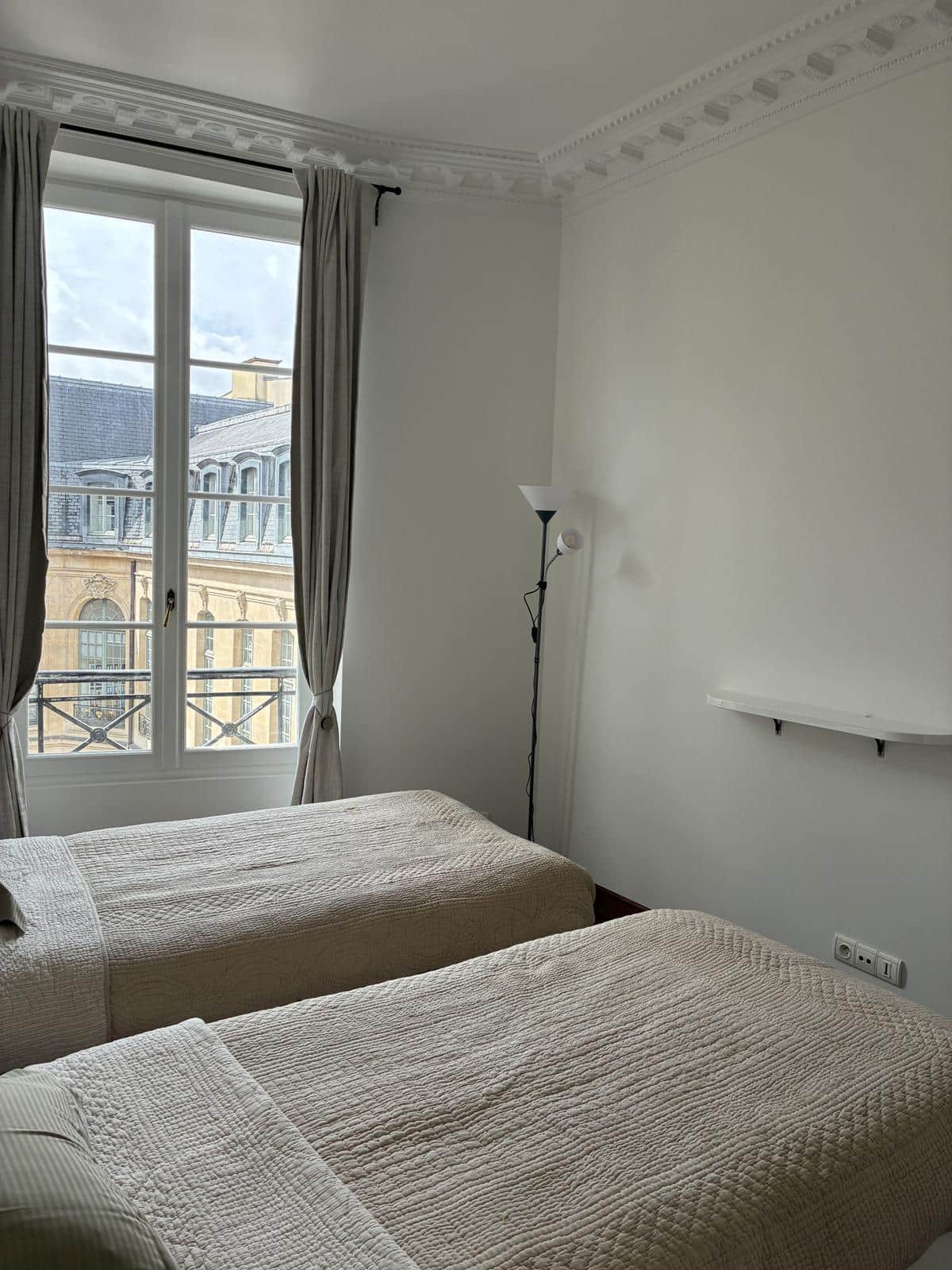 2nd PLACE VENDOME / RUE DES CAPUCINES: RENOVATED APARTMENT