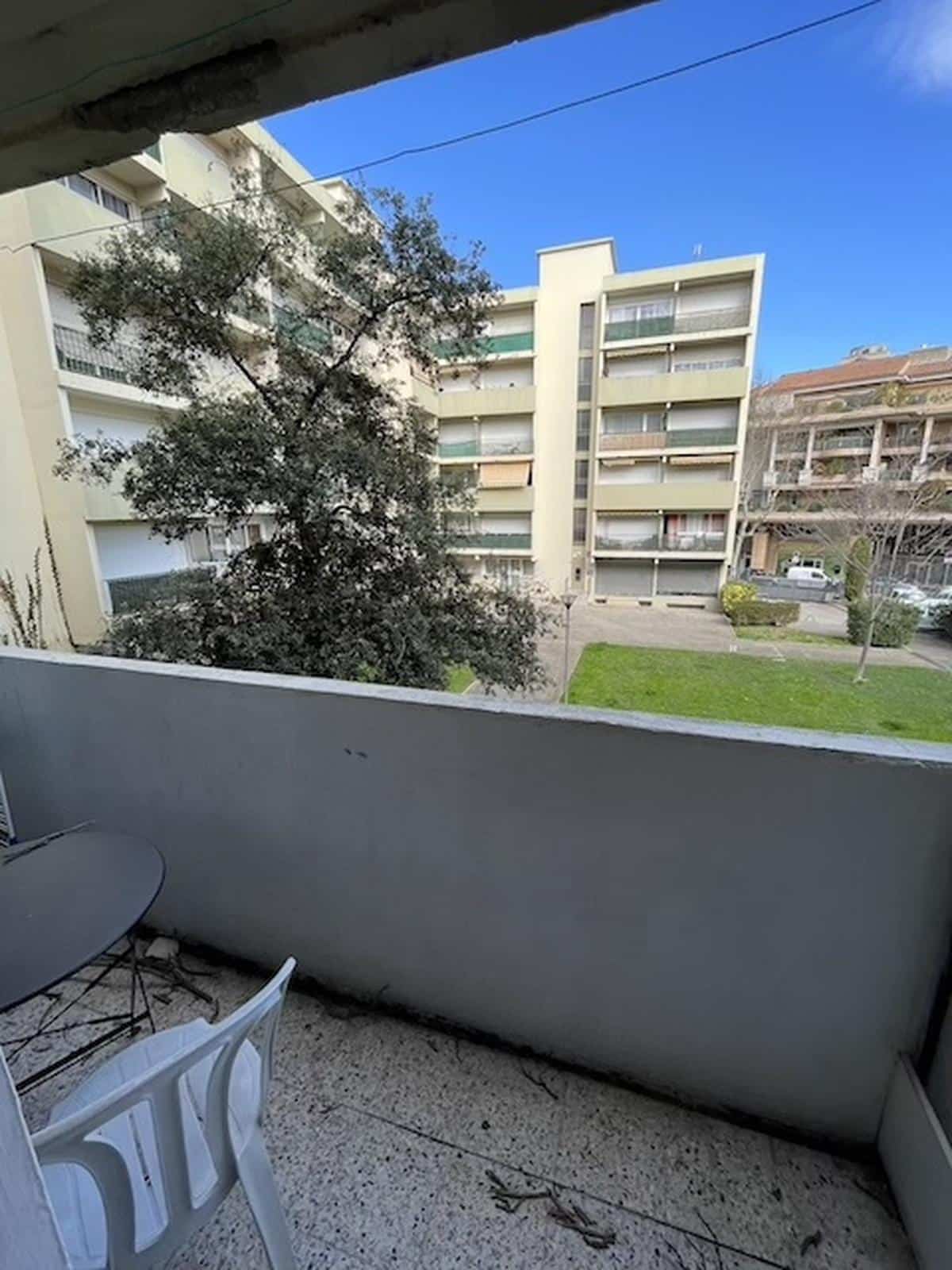 Aix-en-Provence Studio meublé avec terrasse et place de pa