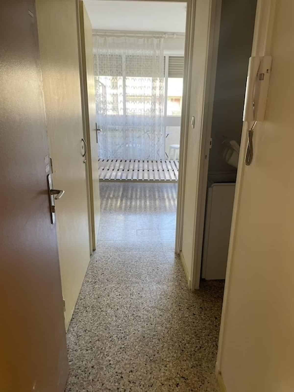 Aix-en-Provence furnished studio with terrace and PA place
