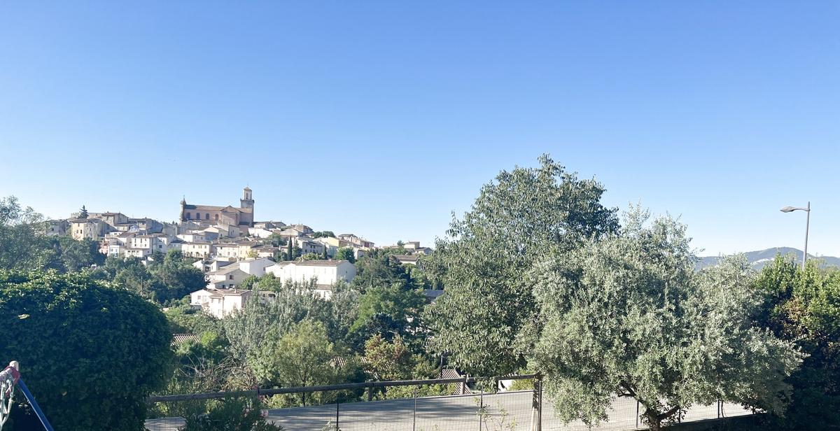Fuveau: rare field to build in the heart of Fuveau