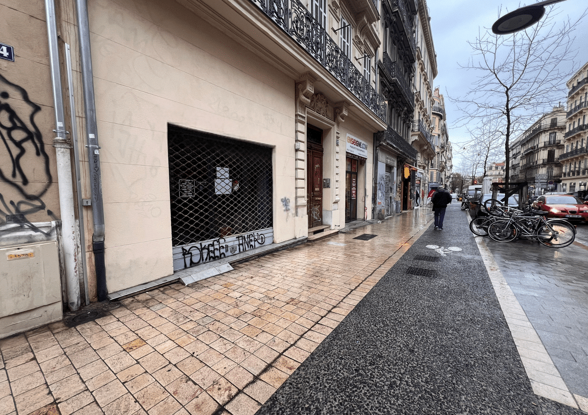 For rent commercial / professional premises 46.2 m2 courses