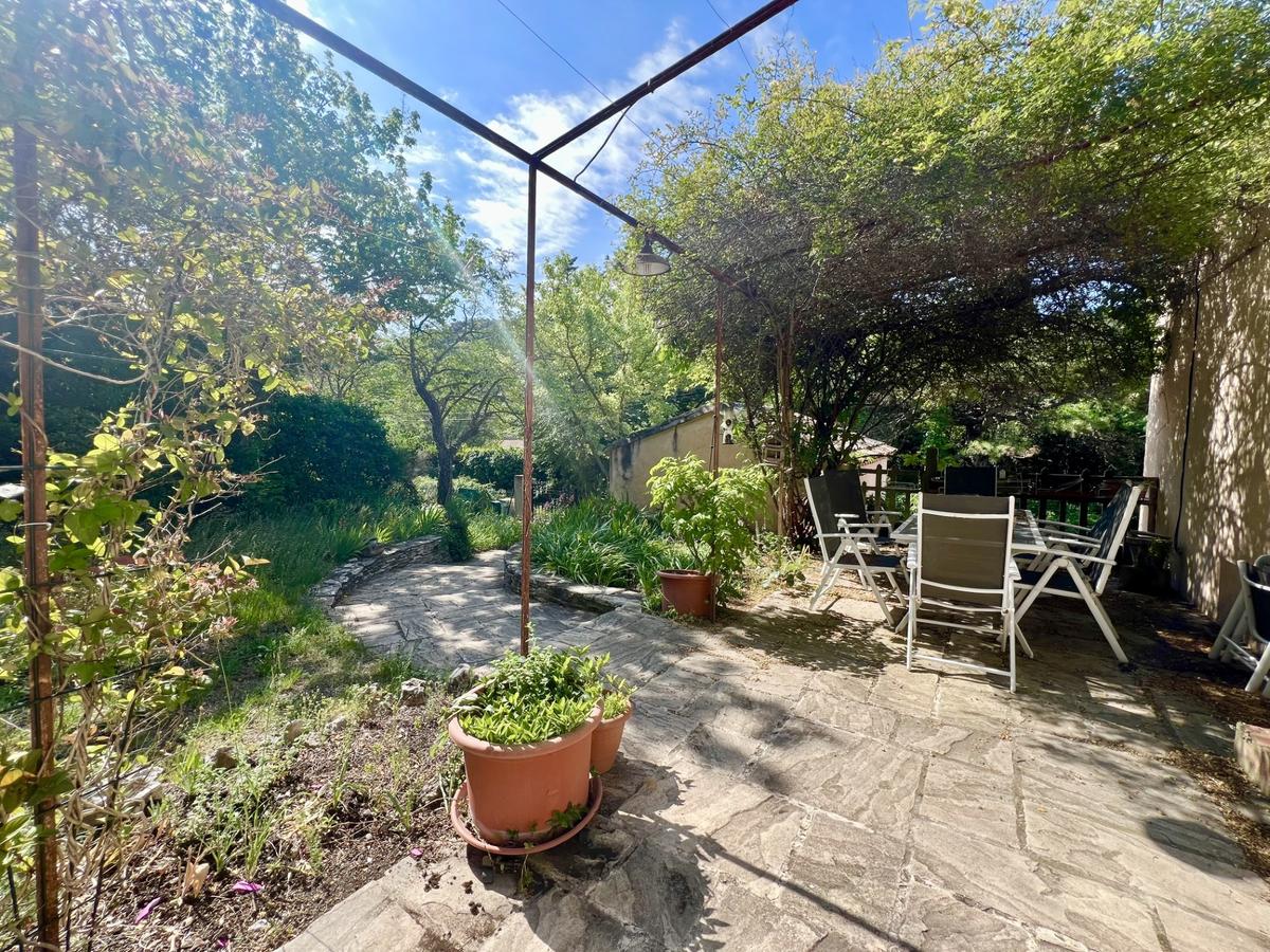 Large family house of 143m2 with garden on 1000m2 of t