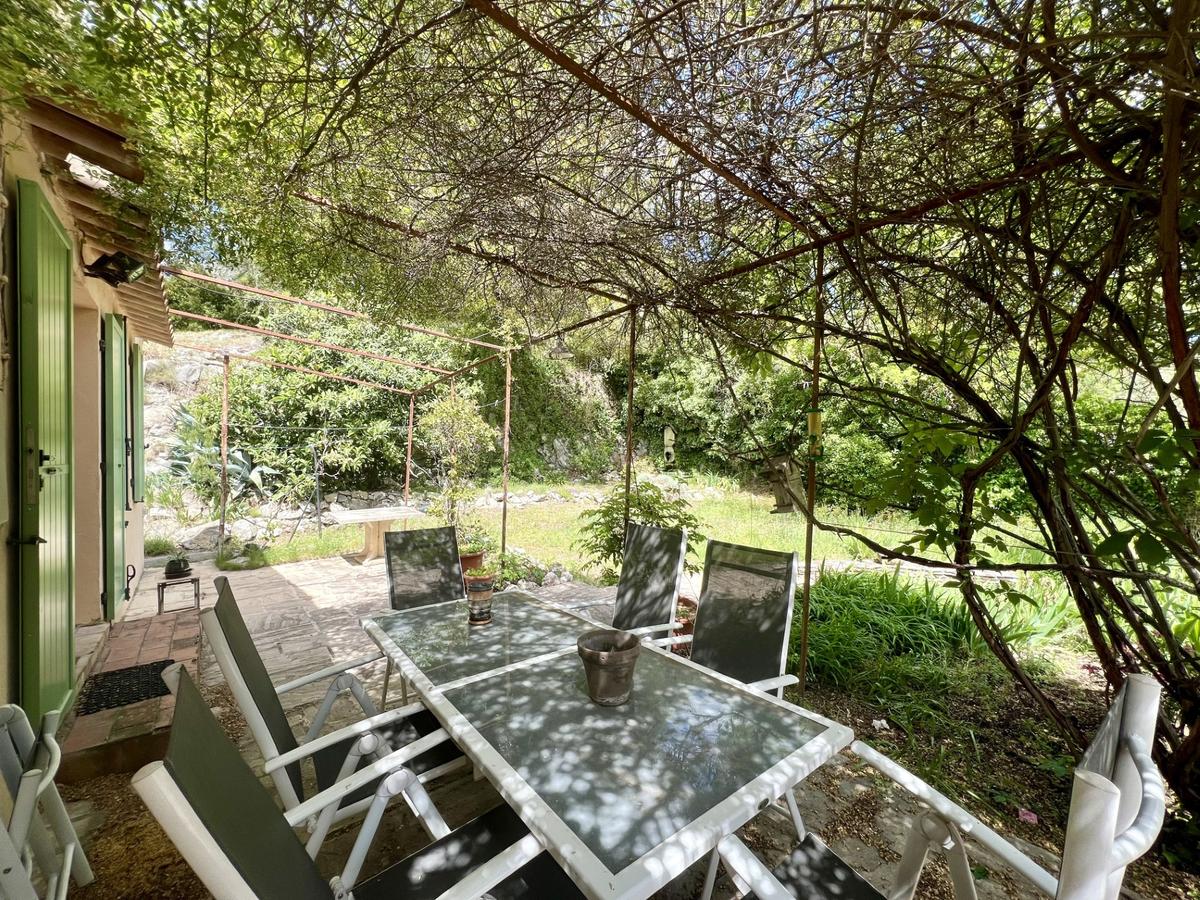 Large family house of 143m2 with garden on 1000m2 of t