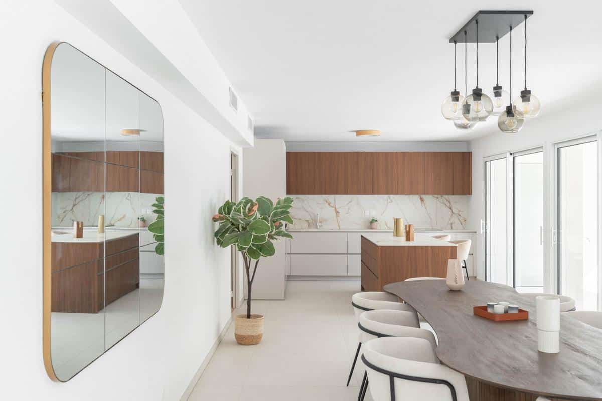MARSEILLE 8EME T5 REZ DE JARDIN PROX MER 1 199 000 EUROS