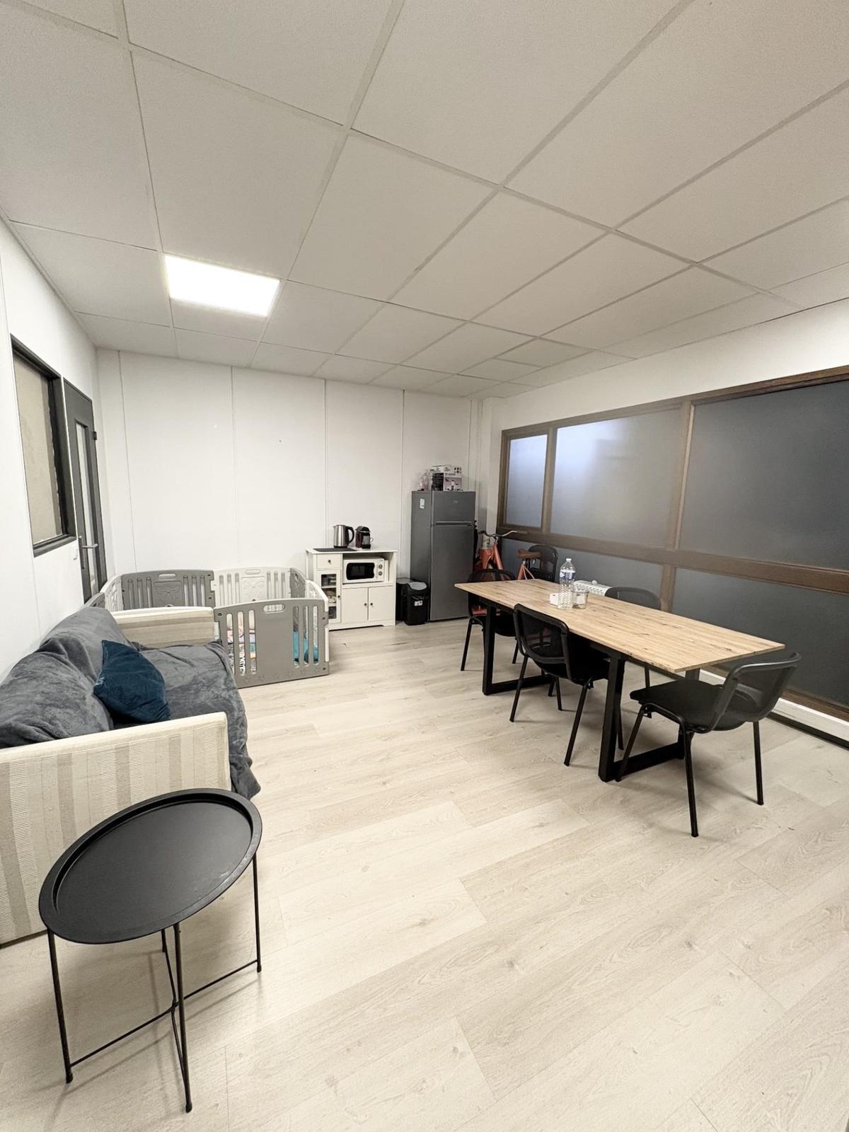 Offices of 82 m2 Les Pennes Mirabeau/Vitrolles
