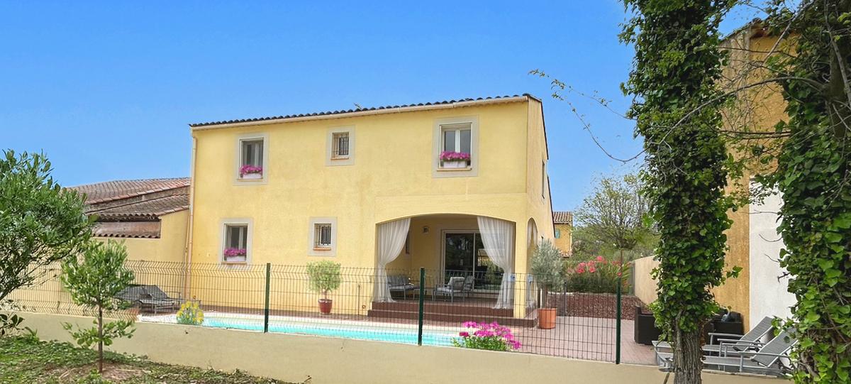 JOLIE VILLA T5 A VENDRE A ENTRESSEN