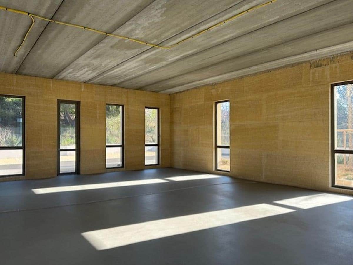 New 144m2 offices for rent Lançon-Provence