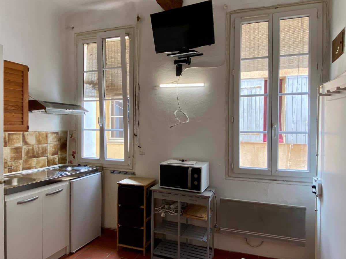 Furnished studio apartment in the city center