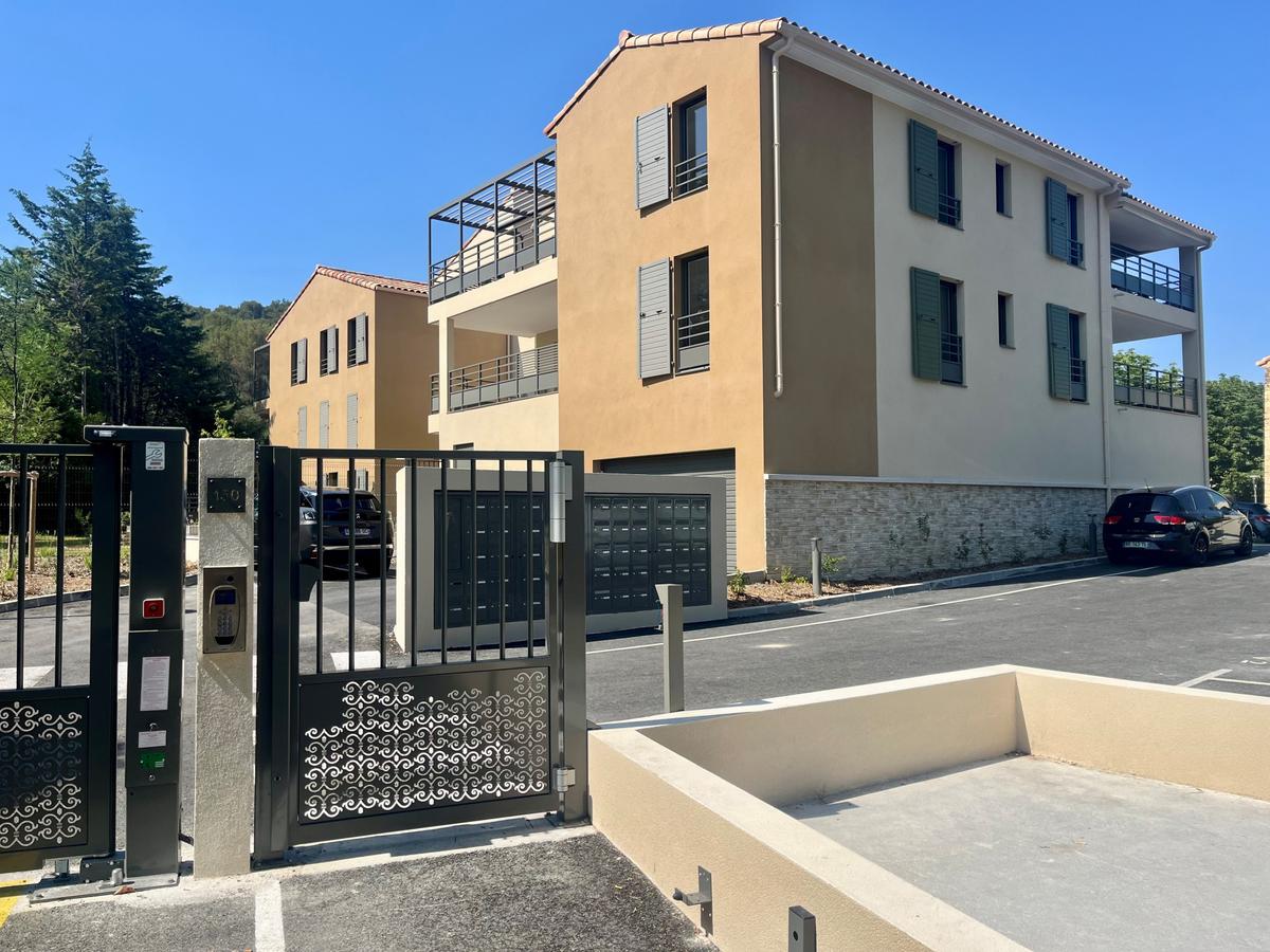 Aix-en-Provence – 1-bedroom apartment with terrace and parking space in the basement