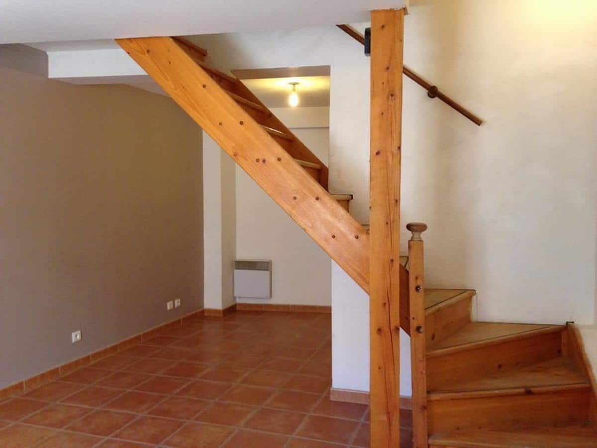 T3 apartment in the Simiane-Colongue center 52.23m2