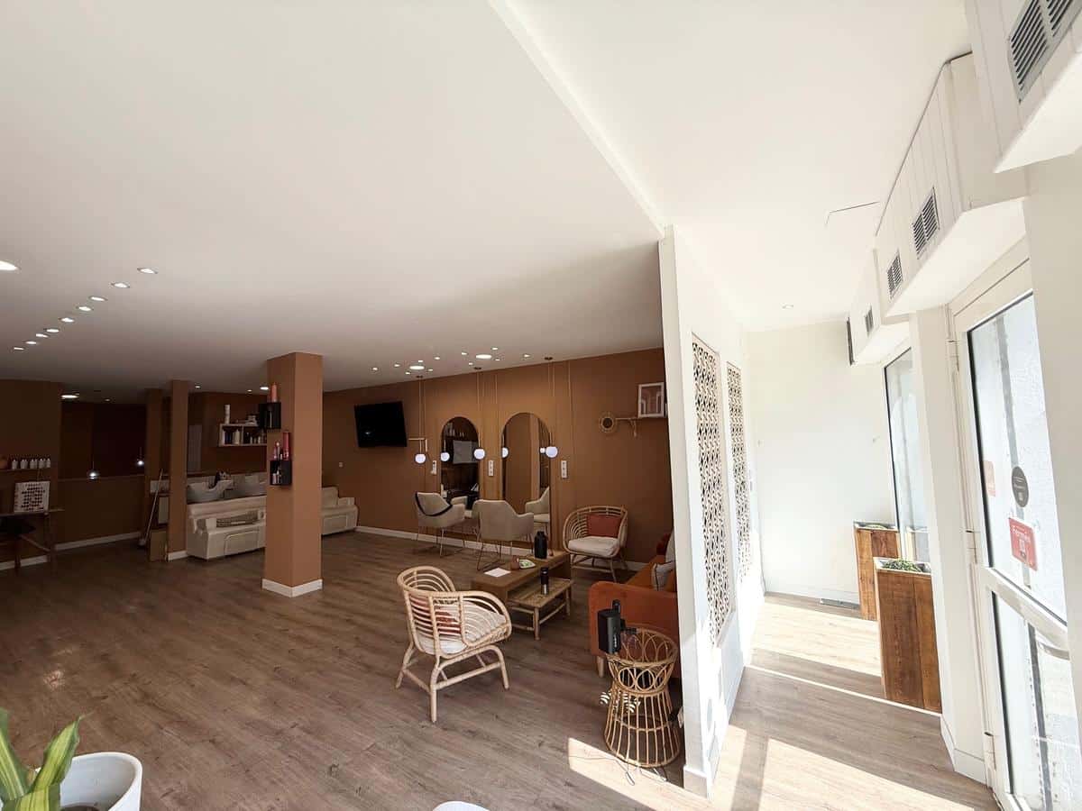 80 m2 commercial premises Aubagne