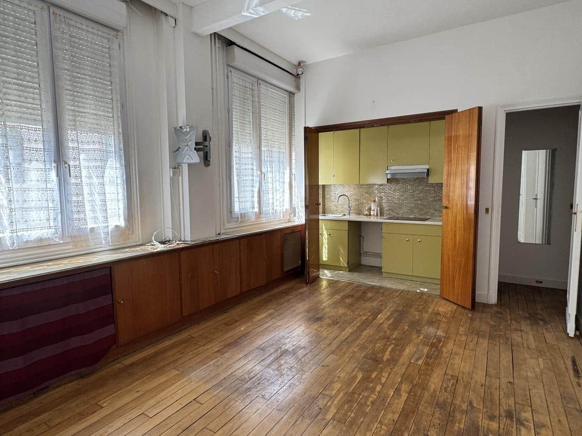 1st GOOD NEWS/ENGHIEN STREET: STUDIO FOR SALE