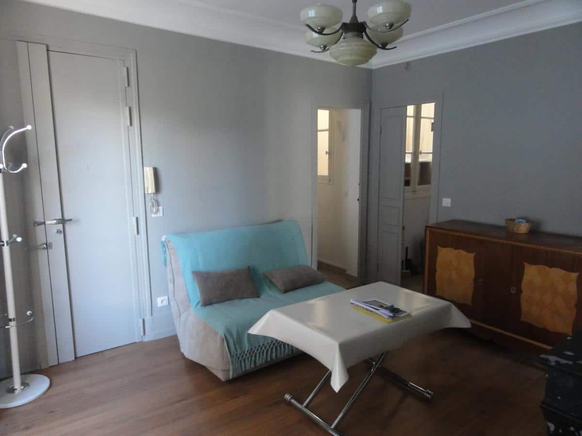 10th TOWN HALL/PORTE SAINT MARTIN: 3 ROOMS Furnished for rent