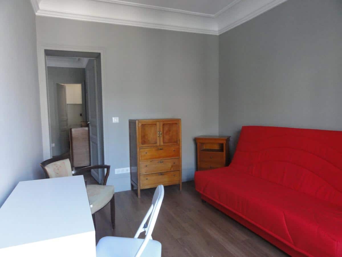 10th TOWN HALL/PORTE SAINT MARTIN: 3 ROOMS Furnished for rent