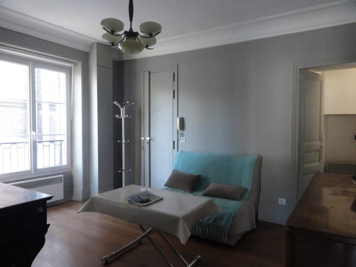 10th TOWN HALL/PORTE SAINT MARTIN: 3 ROOMS Furnished for rent